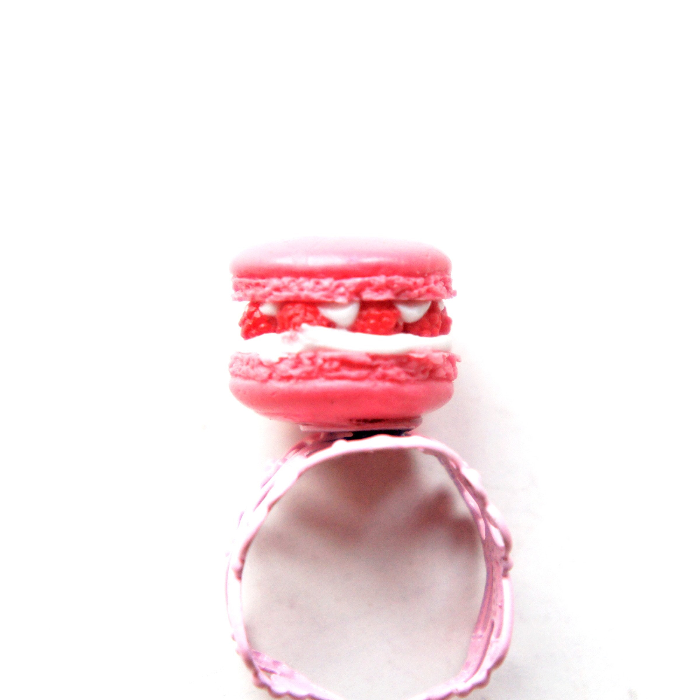 Anillo de macarrón de frambuesas y crema - Etsy México, image size:2400x2400
