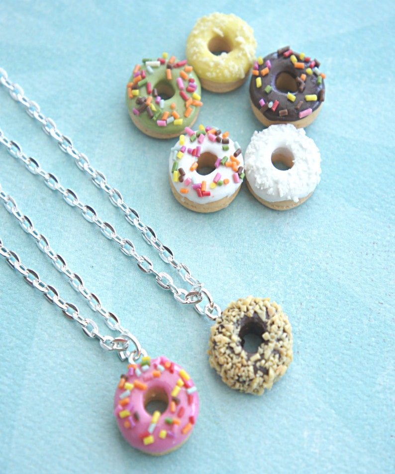 21x14mm CP1494 Dainty Sweet Donut Charm 18K Gold Filled Colorful Enamel Doughnut Shape Pendant for Necklace Bracelet Jewelry Making Supply 21x14mm CP1494 Dainty Sweet Donut Charm 18K Gold Filled Colorful Enamel Doughnut Shape Pendant for Necklace Bracelet Jewelry Making Supply
