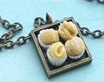 Collar de galletas de mantequilla danesas: joyería de comida en miniatura
