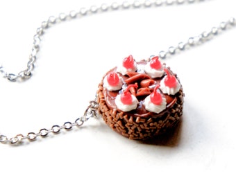 Collier de gâteau de la Forêt-Noire - bijoux d'anniversaire, collier de nourriture miniature