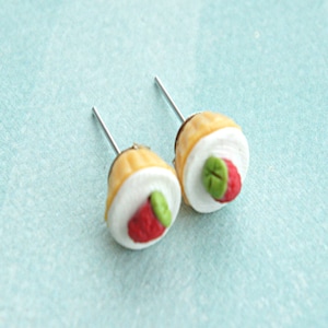 Strawberry Cupcakes Earrings- miniature food, food earrings, cupcake jewelry