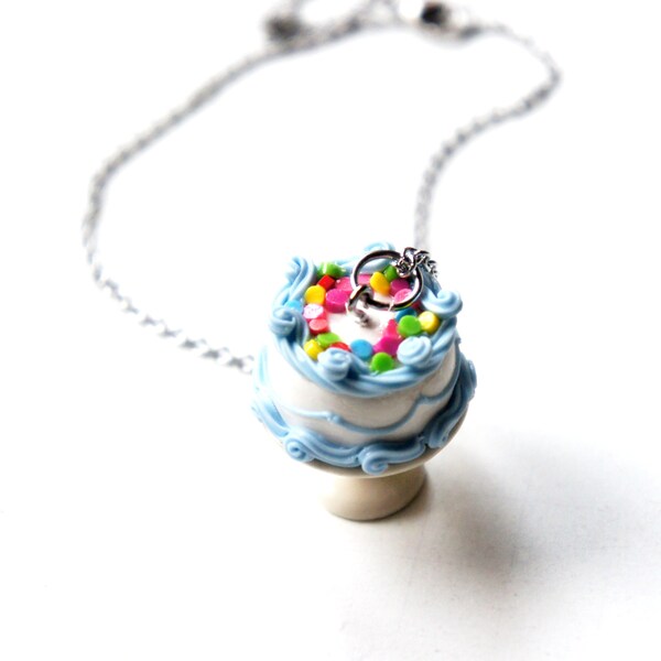 Collier confettis gâteau d'anniversaire