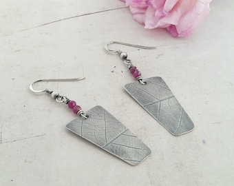 Boucles d'Oreilles Ethniques en Argent Massif et Rubi