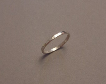 Simplicidade Sterling Silver Hammered Ring