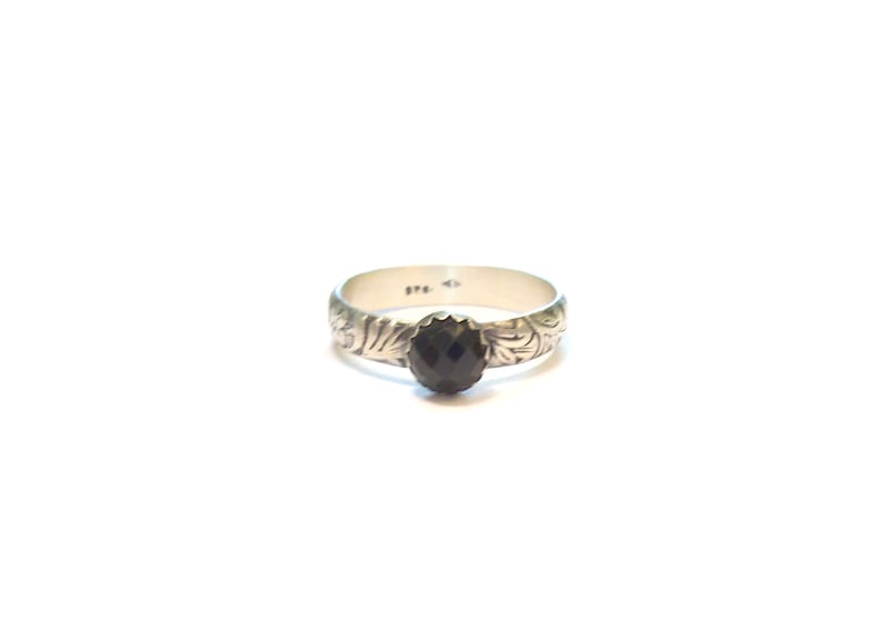 Onyx Black Ethnic Ring Masiif Silver