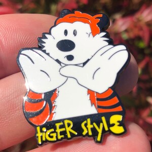 Tiger Style Hat Pin – Calvin And Hobbes x Wu-Tang Clan Mashup, Iconic Hip-Hop Comic Pin, Unique Gifts for Wu-Tang Fans