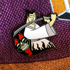 Jack and Aku-feestspeld – grappige reversspeld drugshumor, cocaïne ketamine-feestspeld, 1,5" emaille pin, verzamelobject, dubbele post, genummerd gestempeld