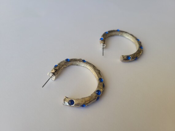 Vintage 1990s Silvertone and Blue Rhinestone Hoops - image 4