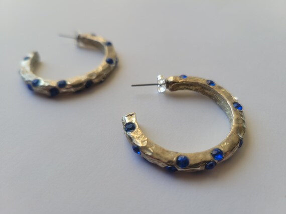 Vintage 1990s Silvertone and Blue Rhinestone Hoops - image 8