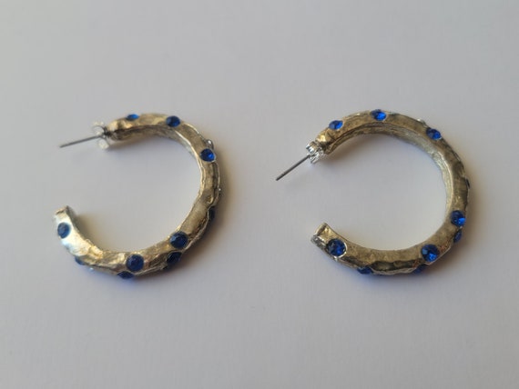 Vintage 1990s Silvertone and Blue Rhinestone Hoops - image 3