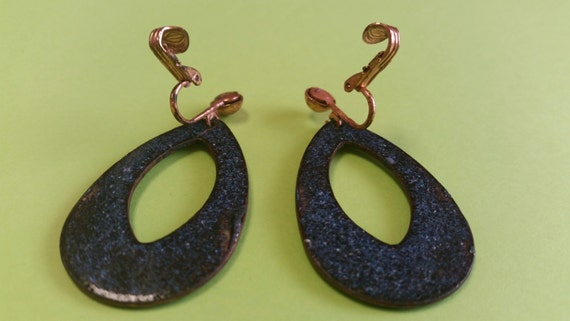 Vintage Copper and Enamel Clip On Earrings - image 4