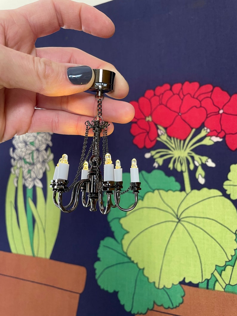 LUOZZY Dollhouse Chandelier Light - Battery Operated Crystal Miniature Lighting For 1:12 Scale Dollhouses