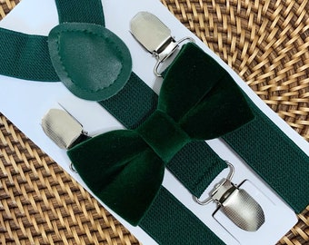 Emerald Green Velvet suspenders, Ring Bearer Outfit, Groomsmen Suspenders, Velvet Bow Tie Set, Groom Wedding Bow Tie