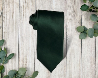 Szmaragdowo zielone krawaty dla drużbów na prezent ślubny