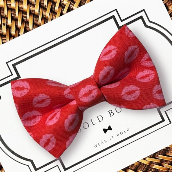 Valentines Day Dog Bow Tie for Dog Collar, Lips Kisses Dog Bowtie, Cat Bow Tie, Valentines Day Gift, Dog Gifts, Dog Gift, Valentines Gift