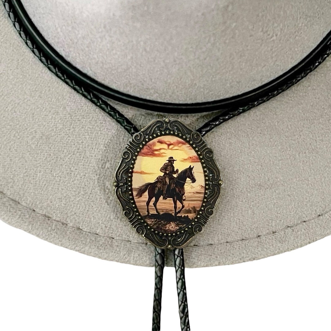 Vintage Western Bull Bolo Tie - Leather Necklace For Weddings, Cowboy Style, Antique Silver Finish