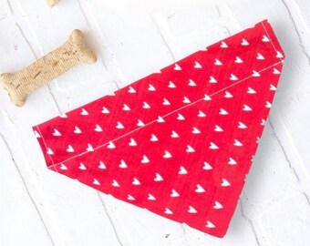 Bandana dla psa lub kota na Walentynki, bandana w kształcie czerwonego serca na Walentynki, prezent dla psa, bandany dla psa zakładane na obroże, prezent dla miłośnika psów