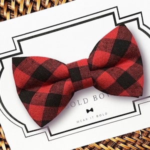 Rode geruite hondenstrikje met rode buffel - kerststrikje voor huisdieren