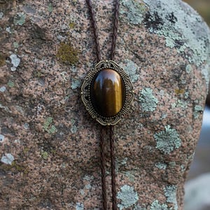 Brown Tiger’s eye bolo tie for men and women.