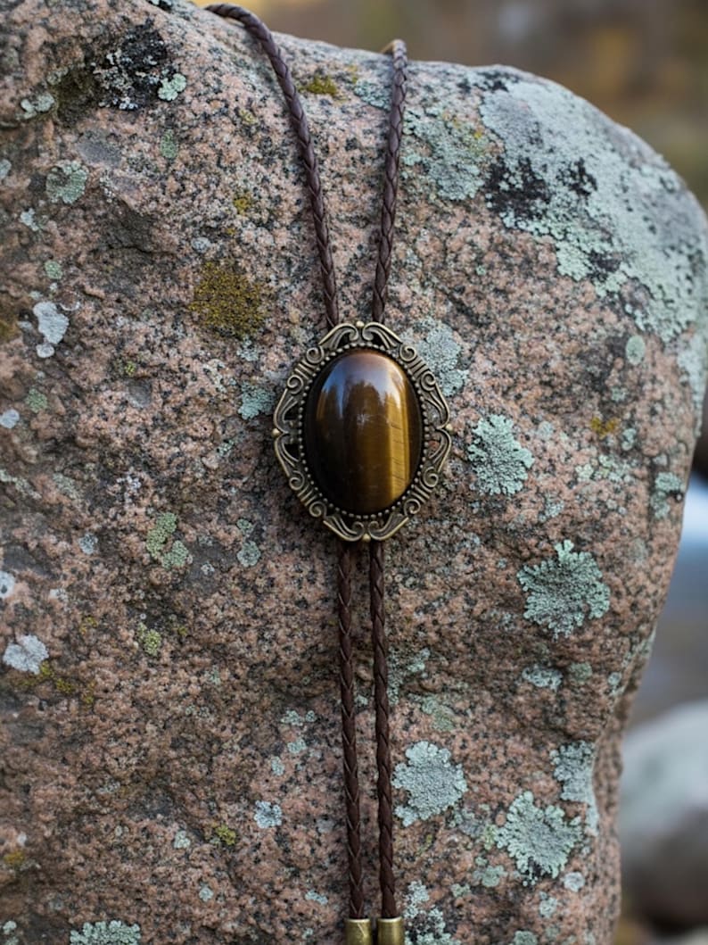 Brown Tiger’s eye bolo tie for men and women.