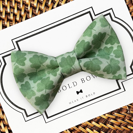 Dog Bow Tie or Cat Bow Tie for St Patricks Day Gift, Saint Patricks Day Hostess Gift, Four Leaf Clover Cat Bow Tie, Dog Owner Gifts for Dogs