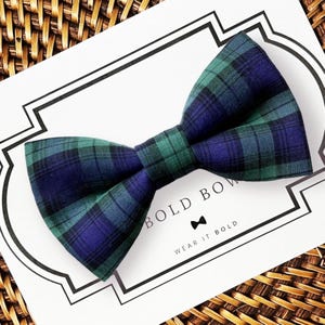 Navy Blue & Green Plaid Christmas Dog Bow or Cat Bow Tie, Dog Owner Gift, Dog Bowtie, Dog Mom Gift, Dog Gifts, for Dog Collar,Dog Owner Gift