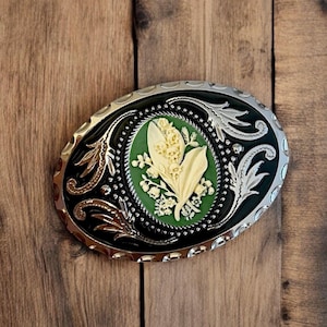 Hebilla de cinturón vaquero con lirio verde del valle, cinturón con flor de mayo, accesorio de moda western personalizado