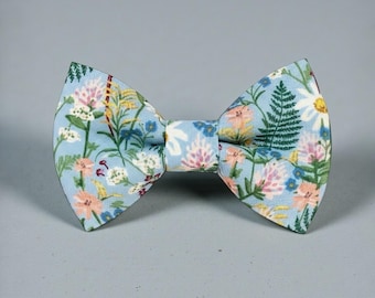 Muszka w kolorze Dusty Blue Floral, gotowy krawat z bawełny botanicznej