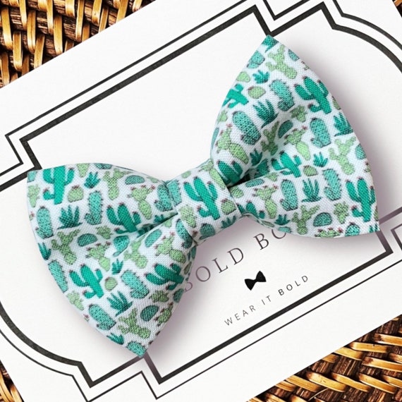 Cactus Dog Bow Tie, Cactus Print, Texas, Dog Mom Gift, Pet Gifts, Gifts for Dog Lovers, Dog Bowtie, Dog Gifts