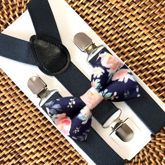 Blush and Navy Bow Tie & Dark Grey Suspenders, Floral Bow Tie, Bow Ties for Men, Boys Bow Tie, Ring Bearer Outfit, Navy Blue Bow Ties