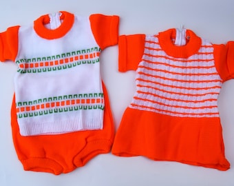 réel 60'svintage deadstock baby shower cadeau nouveau-né fille garçon jumeaux ensemble robe et costume deadstock tricots bébé vêtements jumeaux mixtes