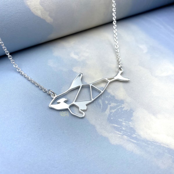 Orca-Halskette, Killerwal-Schmuck, Geschenk zum Thema Ozean für sie, vergoldet, geometrisches Design von Glorikami