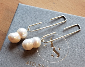 Minimalist Statement Earrings with Baroque Pearls // Modern, geometric Earrings // Sterling Silver