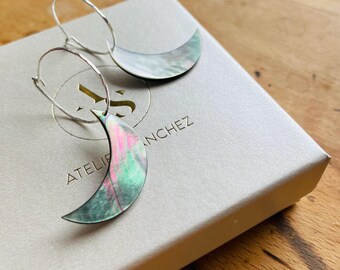 Hoop Earrings with Mother of Peal Moon // Chic Earrings with Mother of Pearl Pendant // Sterling Silver