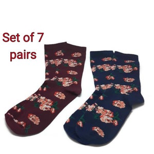 Set of 7 pairs of socks for GROOMSMEN,men's floral socks,personalized gift,socks labels,wedding burgundy navy socks,usher,best man,officiant