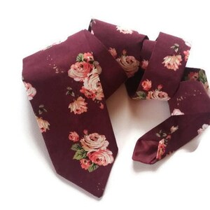 Matching necktie socks Burgundy floral wedding suspenders Groomsmen gifts proposal idea Father of the Bride Groom selftiedbowties Ringbearer imagem 6