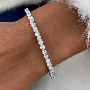 Round Diamond 3.05 ct Bangle, Sparkly E/VVS2 Clarity LGD Diamonds, White Gold 14K Elegant Design Eco Diamonds Alluring Bracelet