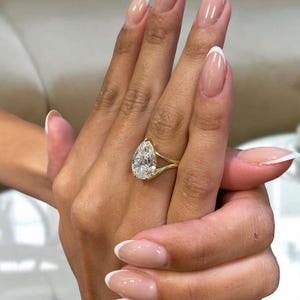 3Ct Pear Cut Diamond Engagement Ring, Certified E/VVS2 Lab Created Diamond, Solid 18K Yellow Gold Solitaire Ring, Split Shank, Conflict Free