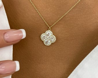 Pendant Necklace 14K Yellow Gold 2.3ct E/VVS2 Round Brilliant Cut Lab Created Diamond 4-Prong,Pave Setting 36 Round Brilliant Shaped