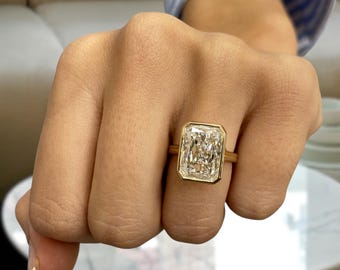 Spectacular Diamond 6ct Engement Ring, Split Shank Gold Bezel Ring, Radiant Cut E/VVS2 6 carat Lab Grown Diamond Ring, Big Gemstone Ring