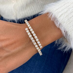 Round Diamond 5.64 ct Bangle, Glamorous E/VVS2 CVD Diamonds, Yellow Gold 14K Excuisite Design Ethical Diamonds Glamorous Bracelet