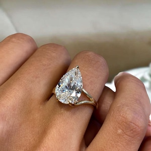 Pear Cut Diamond Engagement Ring, 14k Yellow Gold Solitaire Ring, 3ct E/VVS2 Lab Created Diamond, Wedding Jewelry, Split Shank Ring