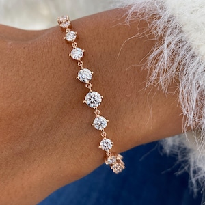 Round Diamond 2.42ct Tennis Bracelet, Sparkly E/VVS2 Clarity LGD Diamonds, Rose Gold 14K Elegant Design Ethical Diamonds Bewitching Bracelet