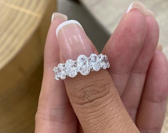 3,4 kt E/VVS2 ovaal geslepen in het lab gemaakte diamanten ring halve eeuwigheid platina griffenzetting 2 ovaal gevormde zijstenen