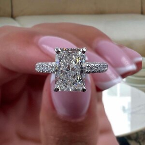 Elegant 3.10 Carat Diamond Engagement Ring in 18K White Gold, Radiant & Round Cut Lab Created Diamond, Certified E/VVS2, Handmade Jewelry