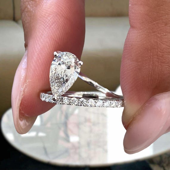 Anillo de compromiso de platino 950 con diamantes de laboratorio