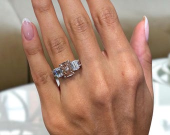 14Kホワイトゴールド製婚約指輪、ラディアントカット＆エメラルド