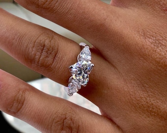 2.5カラット D/VVS2 ハートシェイプダイヤモンド婚約指輪、スリー