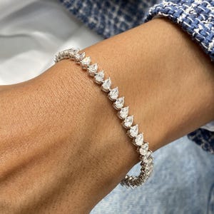 Pear Diamond 7.48 ct Tennis Bracelet, Sparkly E/VVS2 Lab Diamonds, White Gold 14K Luxury Quality Ethical Diamonds Elegant Bracelet