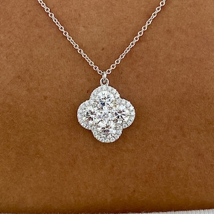 Round Diamond 2.11 ct Pendant Necklace, Glamorous E/VVS2 CVD Diamonds, White Gold 14K Elegant Design Ethical Diamonds Pendant